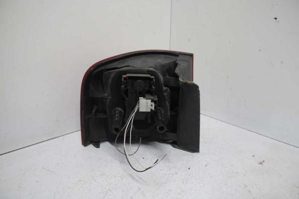 FEU ARRIERE DROIT FIAT STILO BREAK - Vue 2